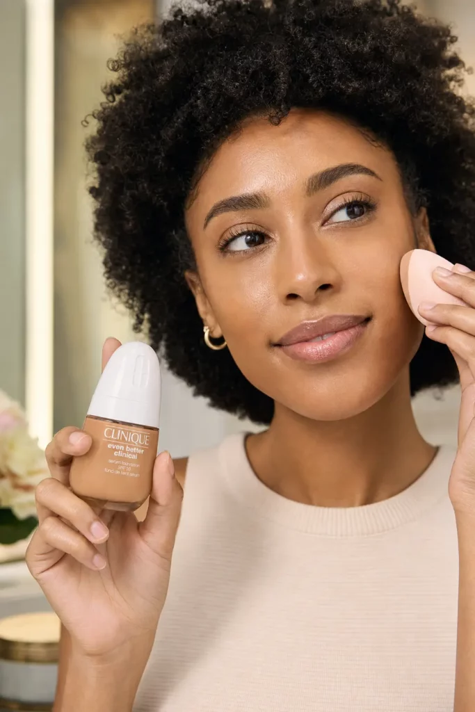 Clinique Even Better Clinical Serum Foundation SPF20 - CN 52 Neutral - sfeerfoto application